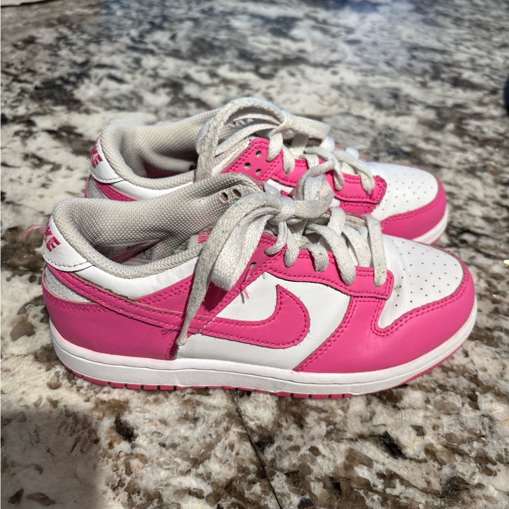 Nike Kids Sneakers in Pink and White